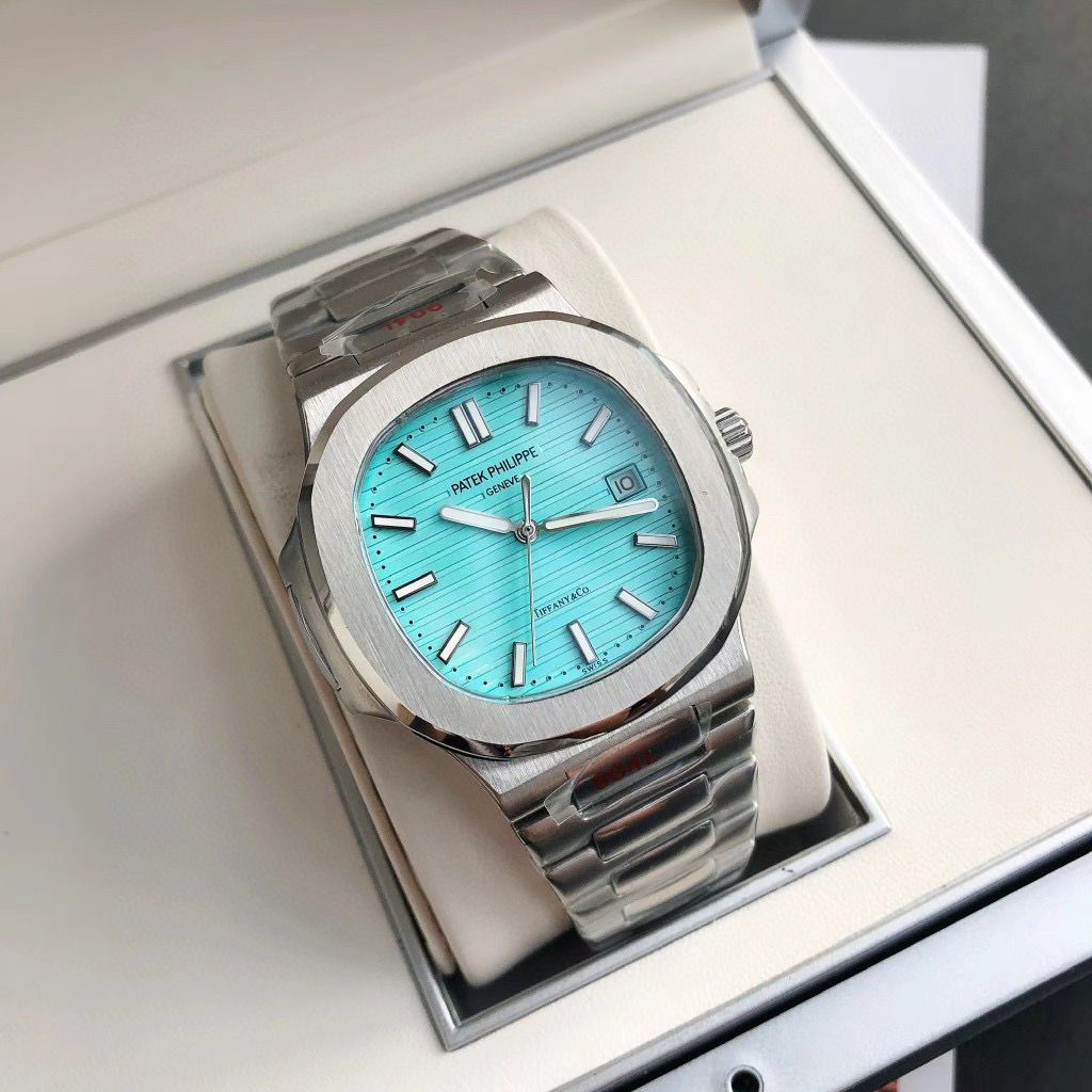 Patek Philippe Nautilus 40mm 5711/1A-018 40mm Dial Tifany & CO WY