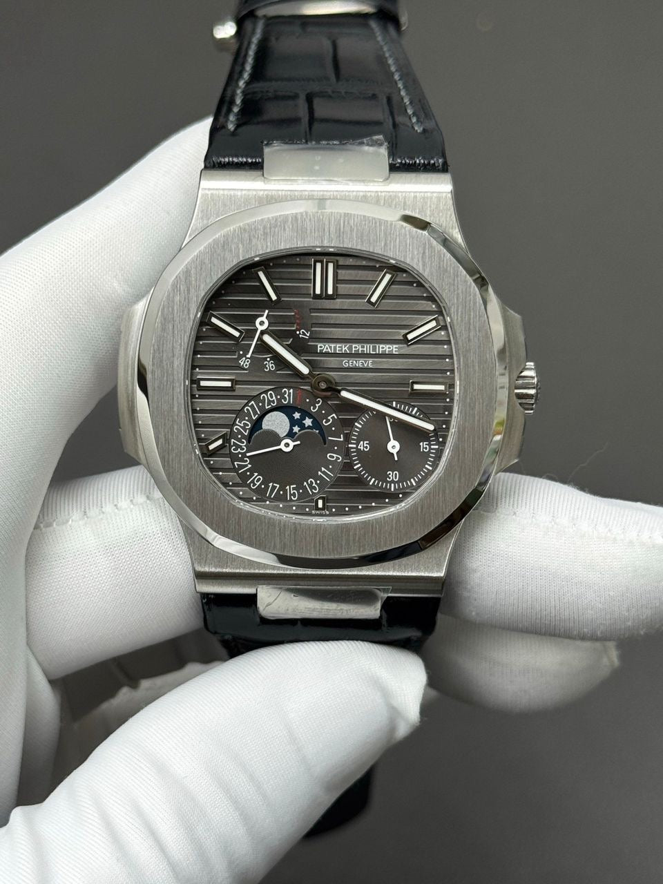 Patek Philippe Nautilus 5712G-001
