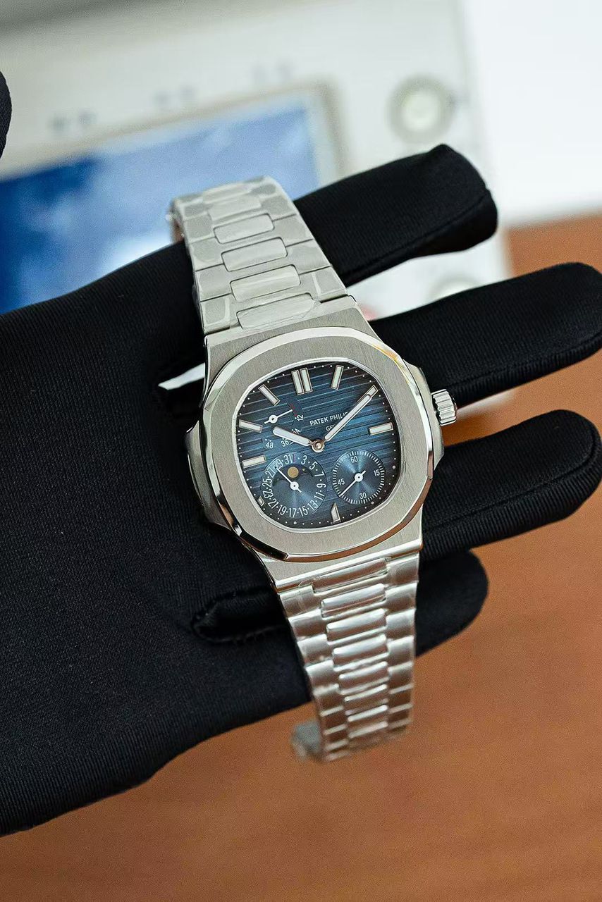 Patek Philippe Nautilus 5712/1A-001