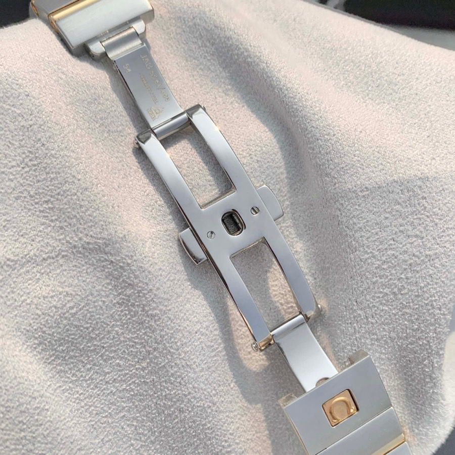 Omega Constellation Manhattan